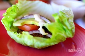 Гамбургер на салатных листьях - фото шаг 10
