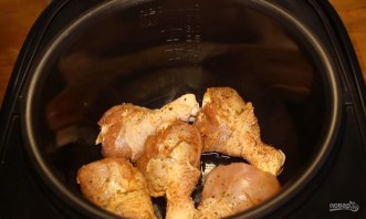 Курица с картошечкой в мультиварке - фото шаг 5
