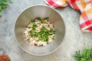 Салат с ананасами