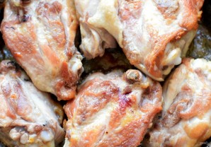 Куриные бедра в соусе маринара - фото шаг 1