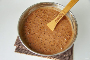 Пышный шоколадный бисквит - фото шаг 5