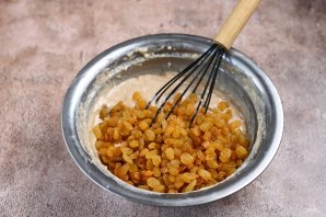 Пирог постный с изюмом - фото шаг 10