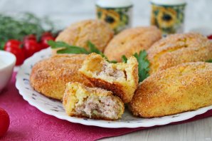 Зразы картофельные с мясом в духовке - фото шаг 10