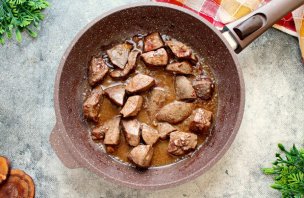 Печень со свининой - фото шаг 8