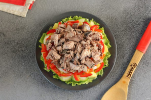 Диетический салат с консервированным тунцом - фото шаг 6