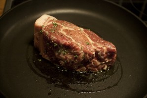 Антрекот из свинины на сковороде - фото шаг 4