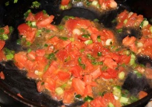Омлет с колбасой и помидорами - фото шаг 4