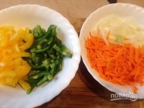 Тефтели с рисом и овощным соусом - фото шаг 7