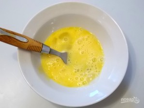 Яйца, запеченные с сыром - фото шаг 3