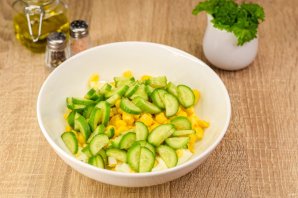 Диетический салат с тунцом и овощами - фото шаг 4