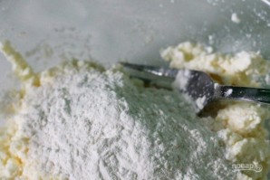 Пышные сырники, запеченные  в духовке - фото шаг 3