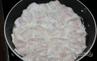 Куриное филе в кефире на сковороде - фото шаг 7
