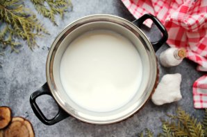 Молочный суп с домашней лапшой - фото шаг 6