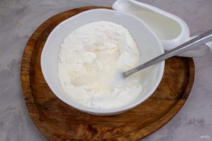 Глазурь из сухого молока и сахарной пудры - фото шаг 4