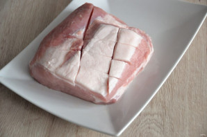 Свиной карбонат в рукаве в духовке - фото шаг 3