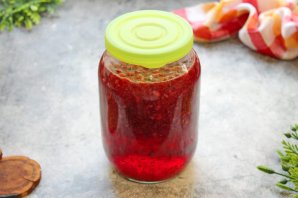 Наливка из брусники - фото шаг 5