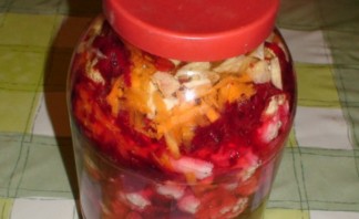 Капуста, маринованная с овощами на зиму - фото шаг 4