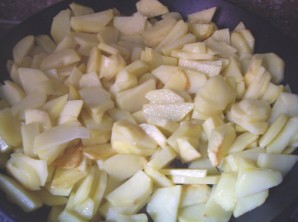 Запеченный картофель с сосисками - фото шаг 1