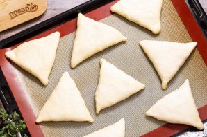 Пирожки с солеными грибами - фото шаг 12