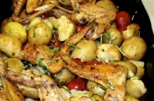 Курица с картошкой на сковороде - фото шаг 7