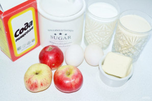 Манник с яблоками на молоке - фото шаг 1
