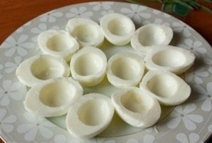 Яйца, фаршированные ветчиной - фото шаг 1