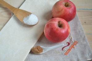 Яблочный штрудель из слоеного теста - фото шаг 1