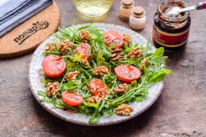 Салат с рукколой и грецкими орехами - фото шаг 5