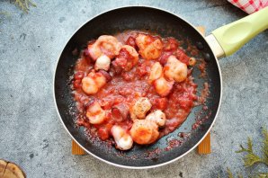 Паста с осьминогом в томатном соусе - фото шаг 5