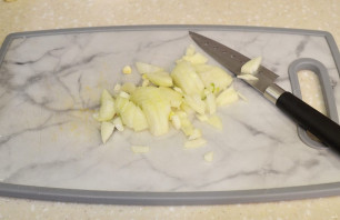Картошка с тефтелями в сметанном соусе - фото шаг 2