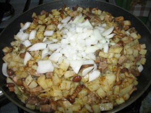 Картошка с грибами опятами жареная - фото шаг 7