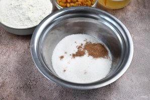 Пирог постный с изюмом - фото шаг 4