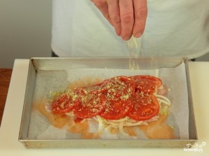Запеченная рыба в томатном соусе - фото шаг 7