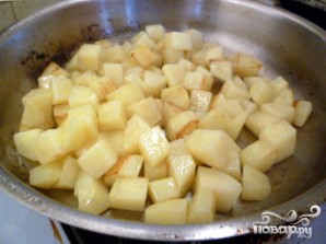Салат с жареным картофелем - фото шаг 2