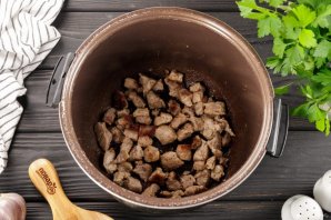 Макароны с мясом в мультиварке - фото шаг 3