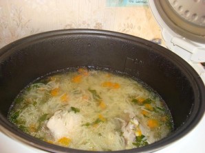 Суп с лапшой в мультиварке - фото шаг 8