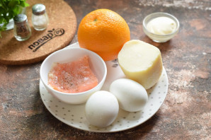 Салат с семгой и апельсинами - фото шаг 1