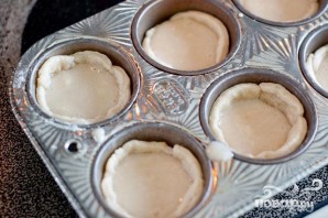 Кексы с персиковой начинкой и имбирным кремом - фото шаг 3