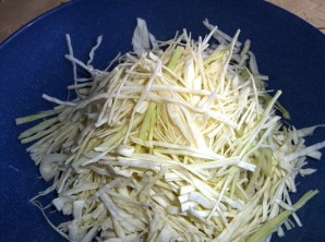 Салат капустный с колбасой - фото шаг 1
