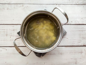 Суп с лапшой и куриными сердечками - фото шаг 3