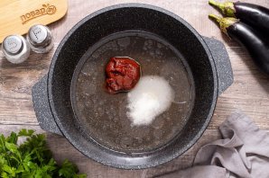 Солянка с баклажанами - фото шаг 5