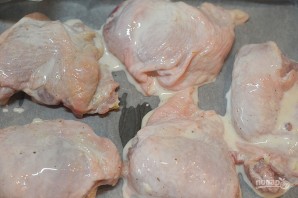 Куриные бедра в кефире с корицей - фото шаг 4