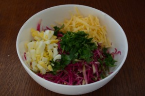 Салат с сыром и овощами - фото шаг 3