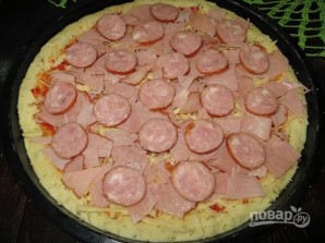Простой рецепт пиццы без дрожжей - фото шаг 7