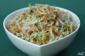Салат из капусты с морковью - фото шаг 3