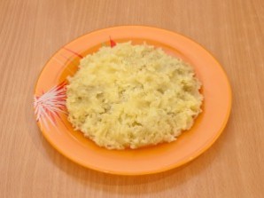 Салат "Мимоза" с плавленым сыром - фото шаг 4