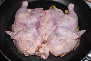Цыпленок табака в духовке - фото шаг 7