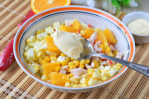 Салат с кукурузой и апельсином - фото шаг 7