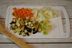 Говядина, тушеная с овощами в томатном соусе - фото шаг 2