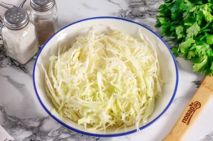 Салат с капустой и рукколой - фото шаг 2